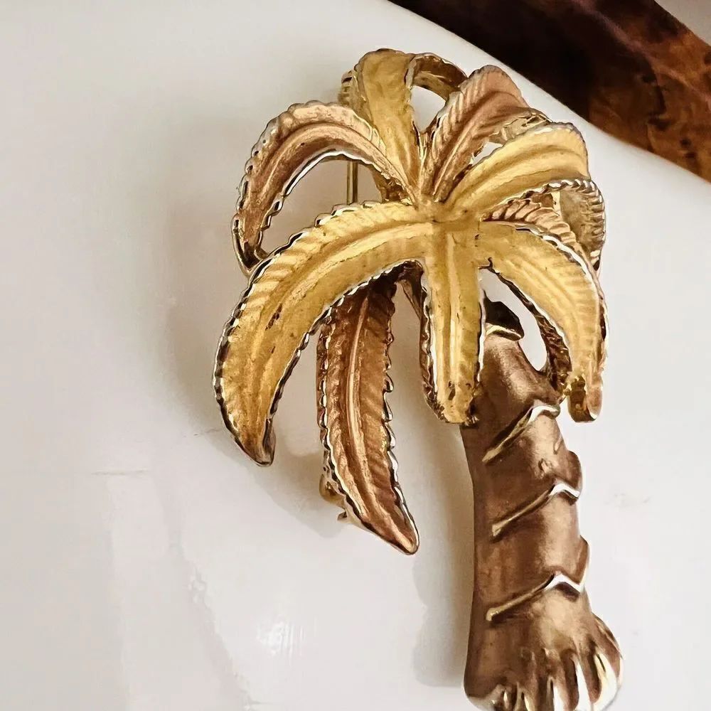 Vintage Textured Gold Tone Enamel Tropical Palm Tree Pin Brooch 1452 - Picture 3 of 9